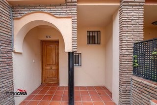 Casa adosada en venta en Residencial Triana - Barrio Alto en Gabias (Las)