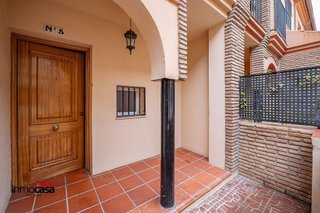 Casa adosada en venta en Residencial Triana - Barrio Alto en Gabias (Las)
