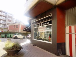 Local comercial en alquiler en Corrales de Buelna (Los)