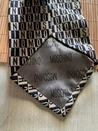 Cravatta Moschino a Quadri Bianco e Nero