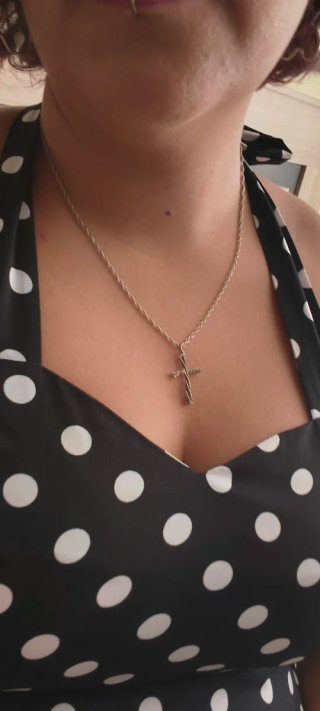 Collar de plata de ley con colgante de cruz (estil