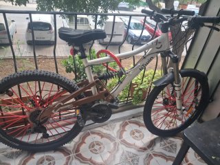 Bicicleta todo terreno BTWIN