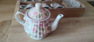 Juego de té/café floral 6 tazas y platos.