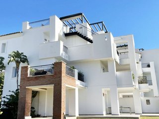 Piso en venta en Los Arqueros-Puerto del Almendro en Benahavís
