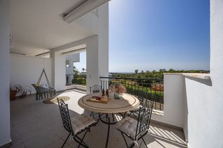 Piso en venta en Los Arqueros-Puerto del Almendro en Benahavís