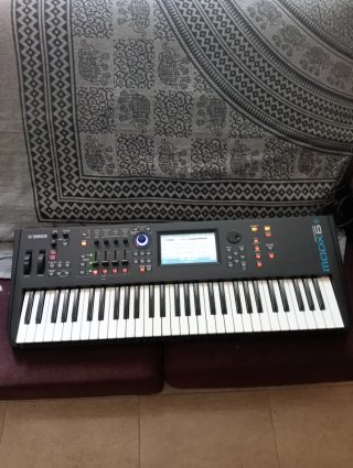 Teclado Sintetizador Yamaha MODX6+