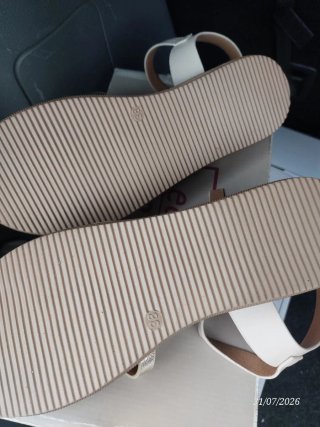 Sandalias doradas y blancas talla 38