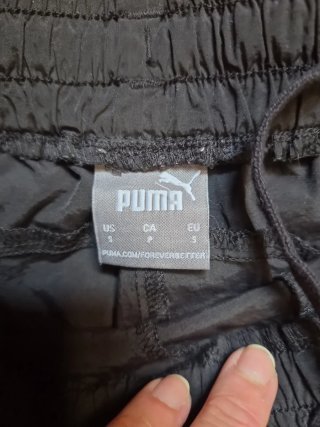 Lote: Camiseta Nike Naranja y Pantalón Puma Negro