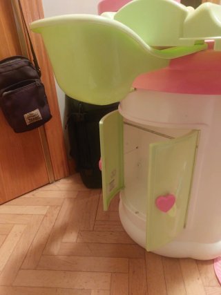 Cambiador de muñecas con accesorios marca mimitos