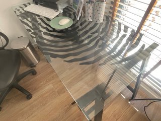 Mesa de cristal para oficina o habitación