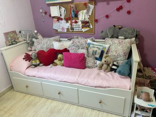 Cama Hemnes con cajones inclulle los colchones
