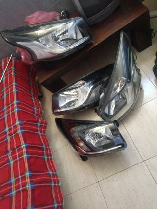 Faro Delantero Vivaro/Trafic 26010-0146R