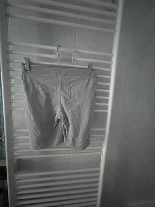 Pantaloncini grigi con stampa