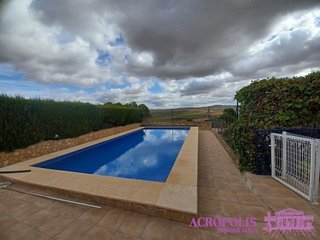 Chalet en venta en Yecla