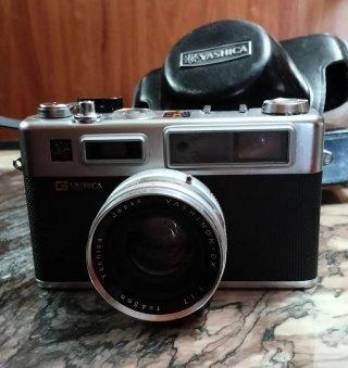 Yashica Electro 35 Cámara Analógica