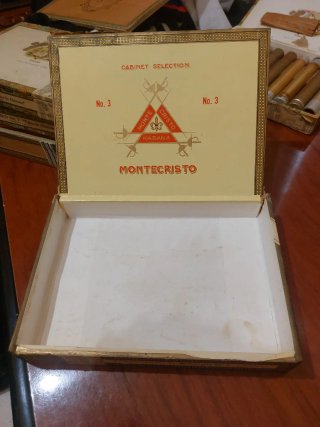 Caja de Puros Montecristo vacía