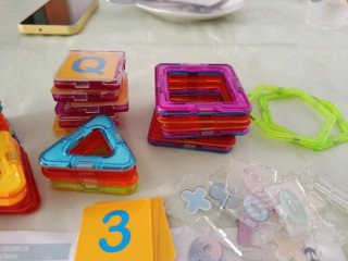 Piezas magnéticas para construir figuras