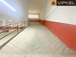 Garaje en venta en Ensanche - Sar en Santiago de Compostela