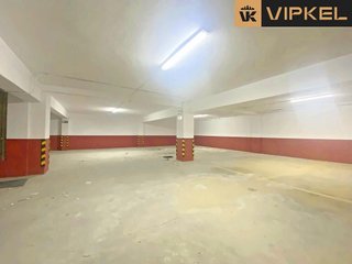 Garaje en venta en Ensanche - Sar en Santiago de Compostela