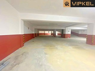 Garaje en venta en Ensanche - Sar en Santiago de Compostela