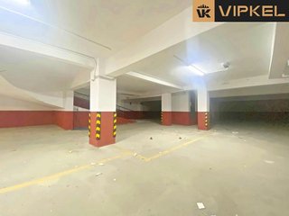 Garaje en venta en Ensanche - Sar en Santiago de Compostela