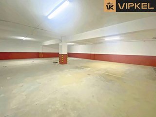 Garaje en venta en Ensanche - Sar en Santiago de Compostela