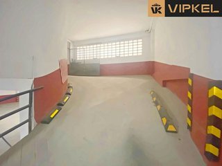 Garaje en venta en Ensanche - Sar en Santiago de Compostela
