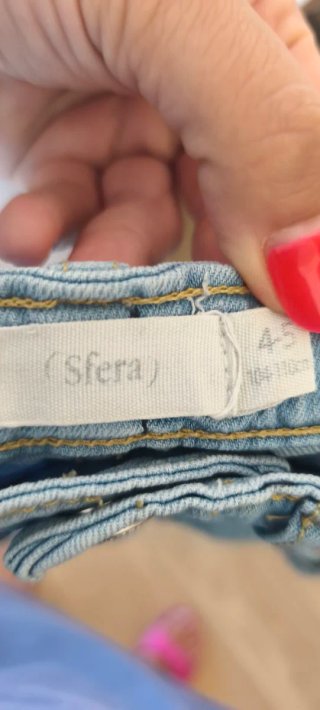 Pantalón corto vaquero fresas