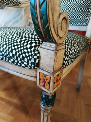 Sillones de madera y tela
