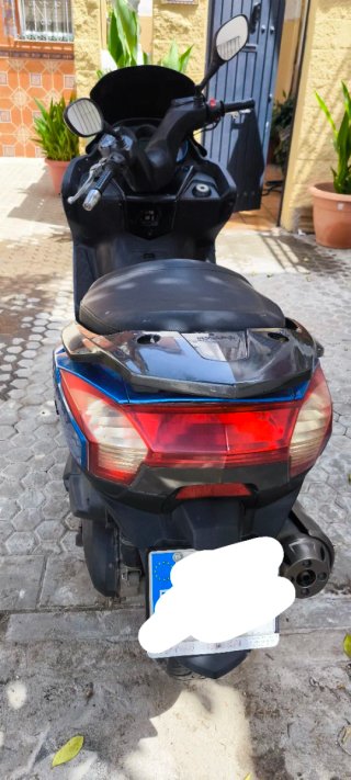 Kymco Superdink 125cc Maxi Scooter