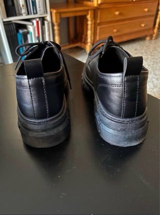 Zapatos negros aesthetic