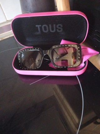 Funda Gafas Tous Rosa Con su Gafas Tous sin usar