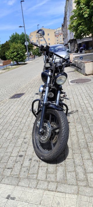 Yamaha XV1100 Virago Custom Negra