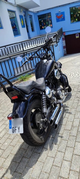 Yamaha XV1100 Virago Custom Negra