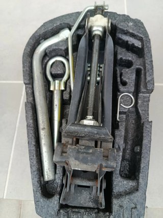 Kit herramientas coche