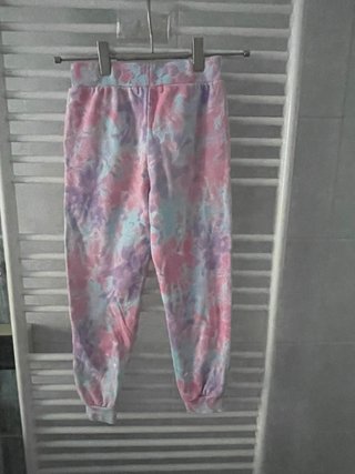 Pantaloni tie-dye con scritta