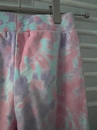 Pantaloni tie-dye con scritta