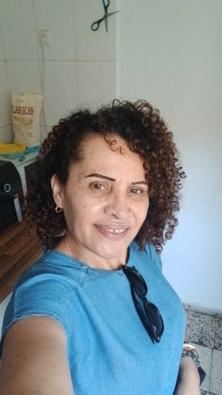 Cuidadora de personas mayores y limpieza.