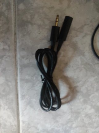 Auriculares diadema AKG negros y rosas