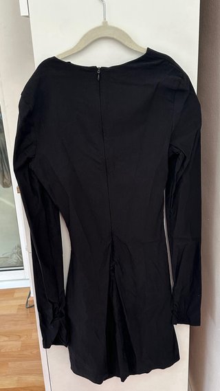 Vestido negro manga larga ajustado