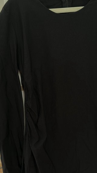 Vestido negro manga larga ajustado