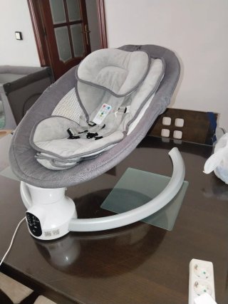 Hamaca eléctrica para bebé gris