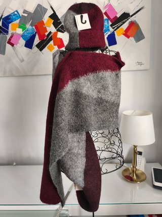 Conjunto Zara gorro y bufanda morado/gris