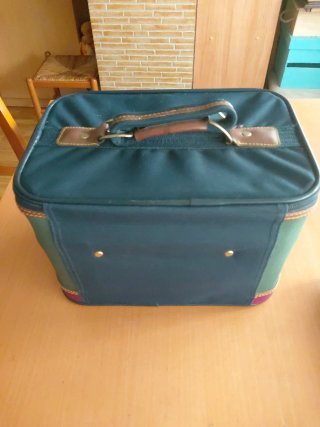 Maletín de viaje vintage negro y verde