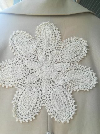 Giacca con pizzo beige e bianco