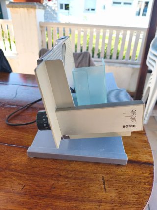 Cortafiambres eléctrico Bosch
