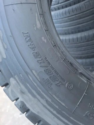 215 75 R 17.5 Dunlop - 1 neumático camión