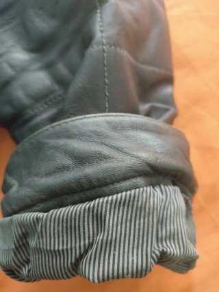 Cazadora de cuero Hugo Boss auténtica Gris