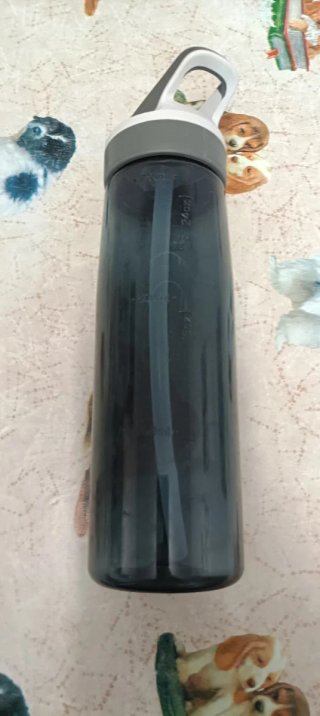 Botella de agua deportiva con pajita