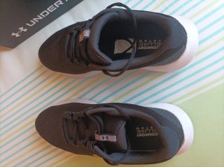 Zapatillas UA Charged Surge 4